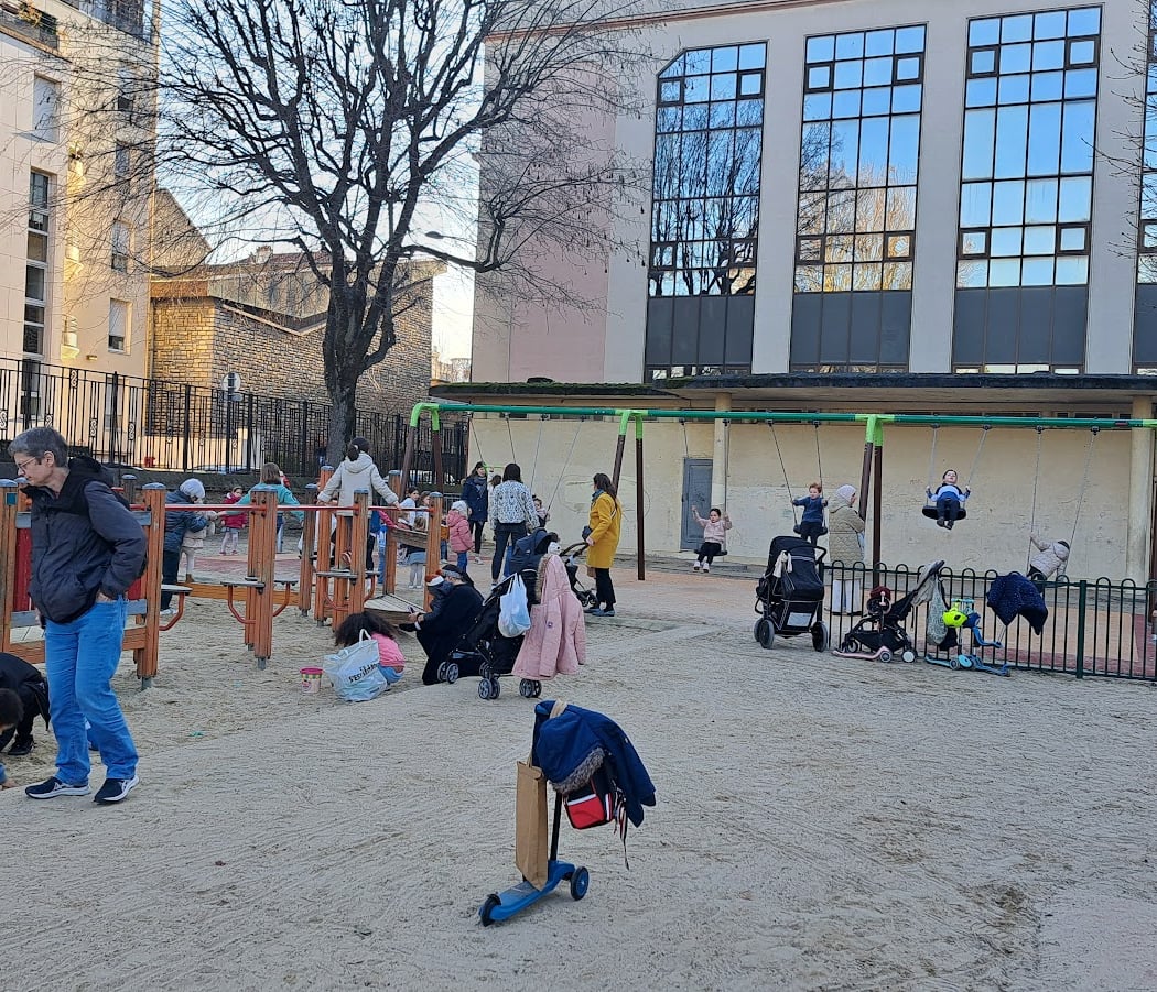 Aire de jeux pour enfants 1